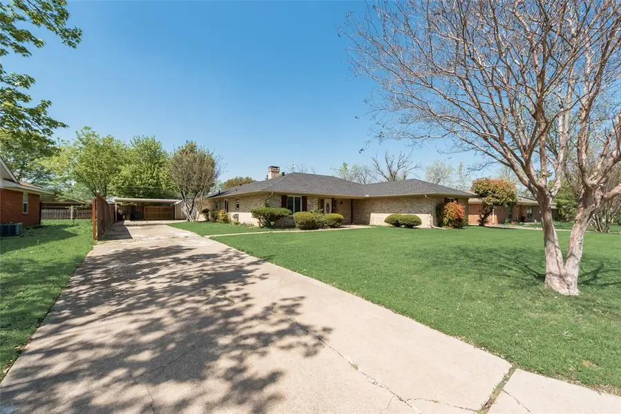 219 Hillcrest Street, Sanger, TX 76266