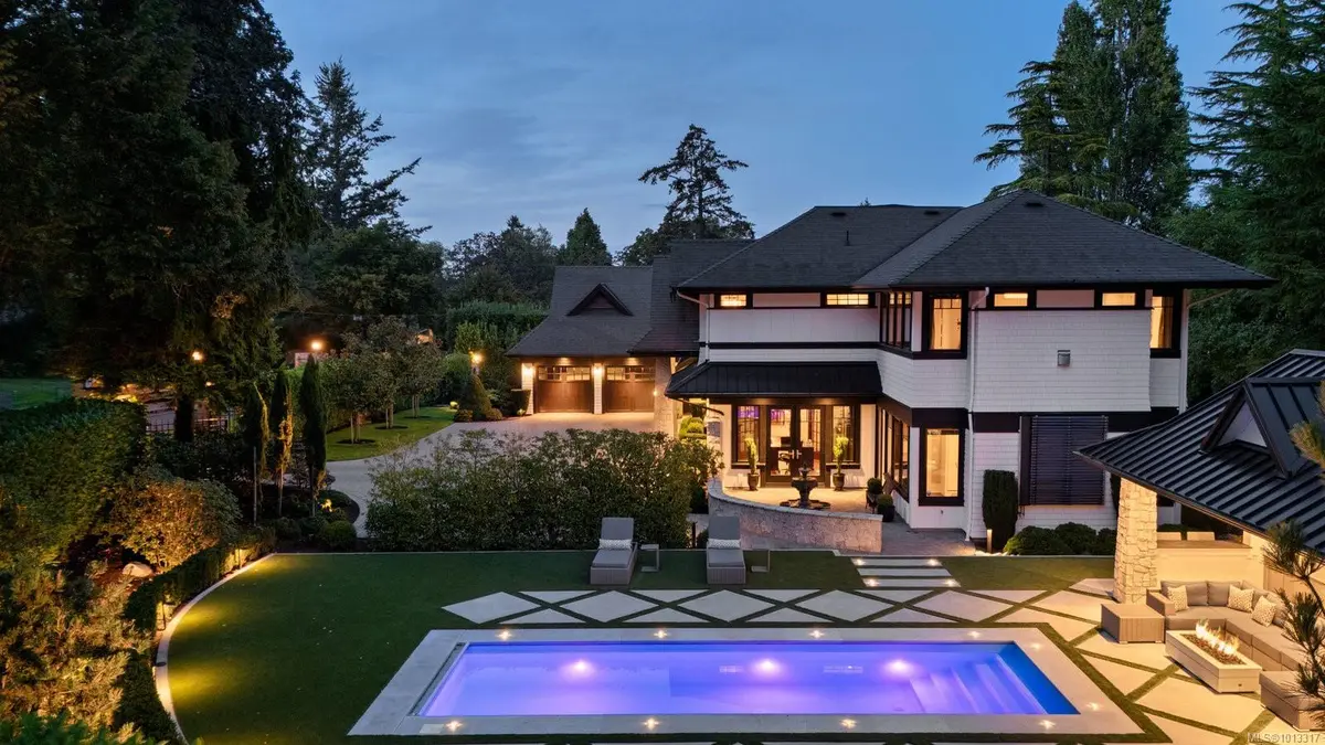 Oak Bay, BC V8R 6G8,3375 Ripon Rd