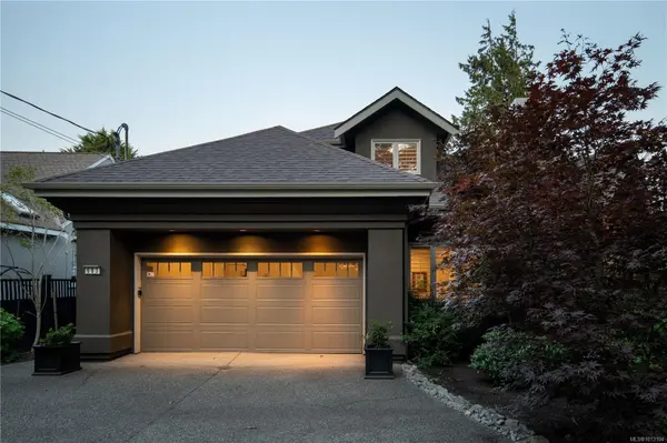 Oak Bay, BC V8S 4K8,683 Mountjoy Ave