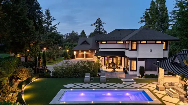 3375 Ripon Rd, Oak Bay, BC V8R 6G8