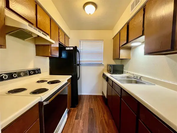 Denton, TX 76201,2526 W Prairie Street #203