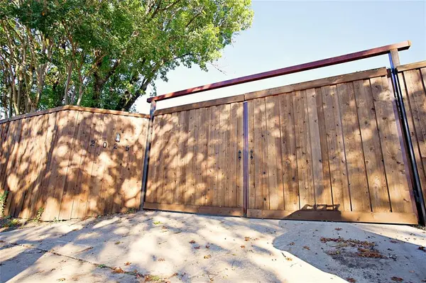 Garland, TX 75041,2025 High Bluff Drive