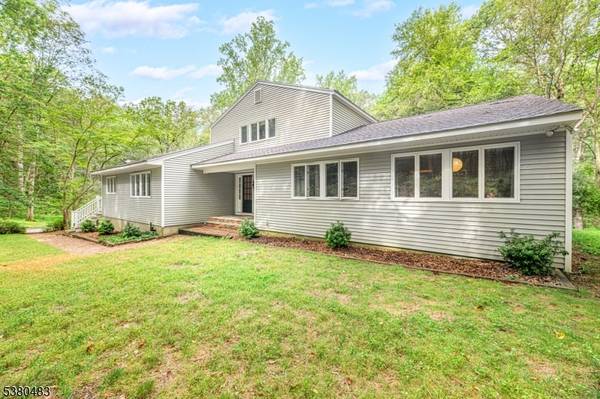 11 Indian Hollow Rd, Mendham Twp., NJ 07945