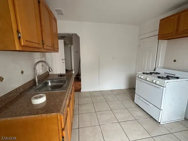 Newark City, NJ 07103,348 13Th Ave #3