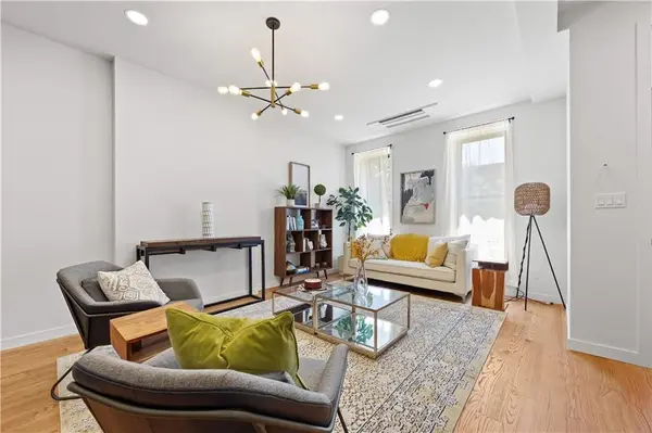 Brooklyn, NY 11233,537 Halsey ST