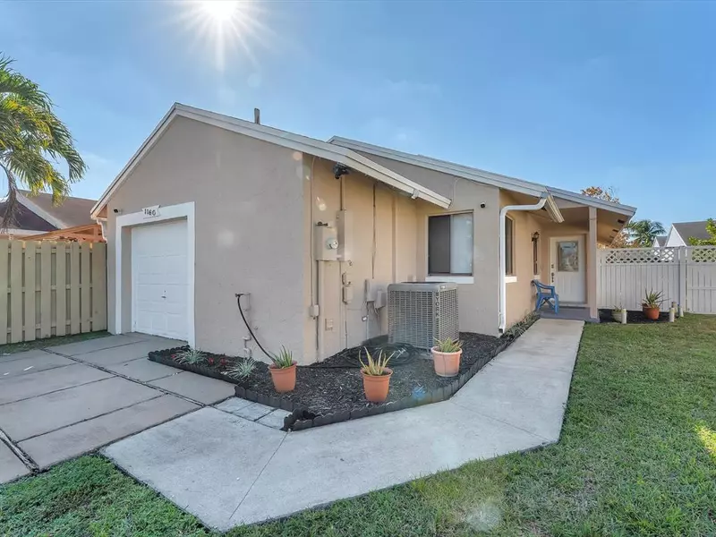 1160 SW 110th Ave, Pembroke Pines, FL 33025