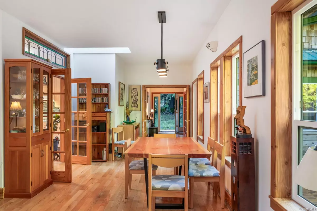 Denman Island, BC V0R 1T0,8875 Owl Cres