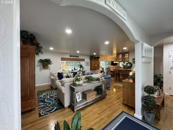 Brookings, OR 97415,1099 PARKVIEW DR