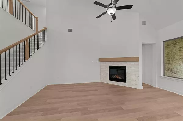 Fort Worth, TX 76112,6208 Beacon Hill Way