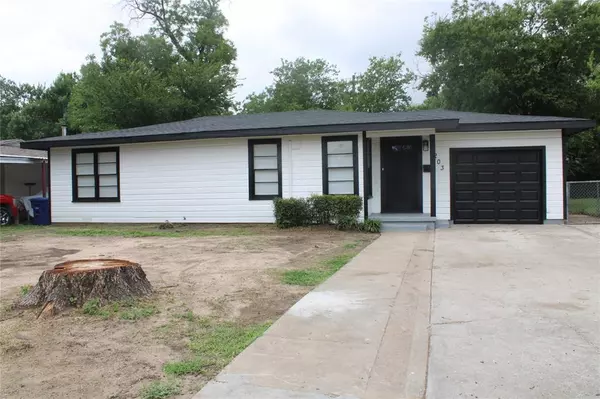 2203 SOUTHSIDE DR, Brownwood, TX 76801