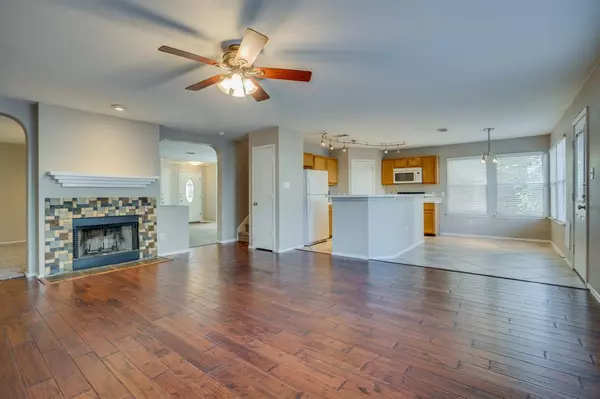 2032 Peregrine Court, Lewisville, TX 75077