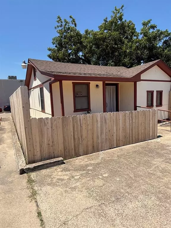 Fort Worth, TX 76112,6436 Meadowbrook Drive #B