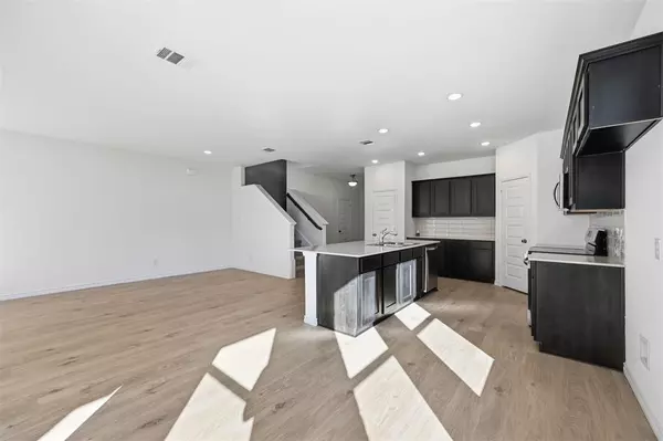 Denton, TX 76205,400 Wrangler Lane #400