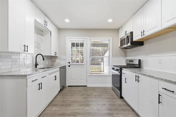 4816 Marks Place, Fort Worth, TX 76116