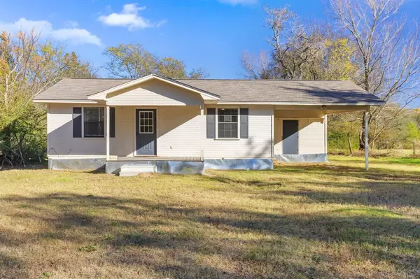 175 S Dunbar Lane, Emory, TX 75440