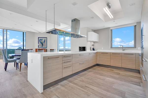 17111 Biscayne Blvd #1702, North Miami Beach, FL 33160