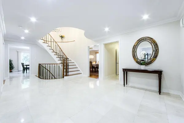 Richmond Hill, ON L4B 2L2,112 Strathearn AVE