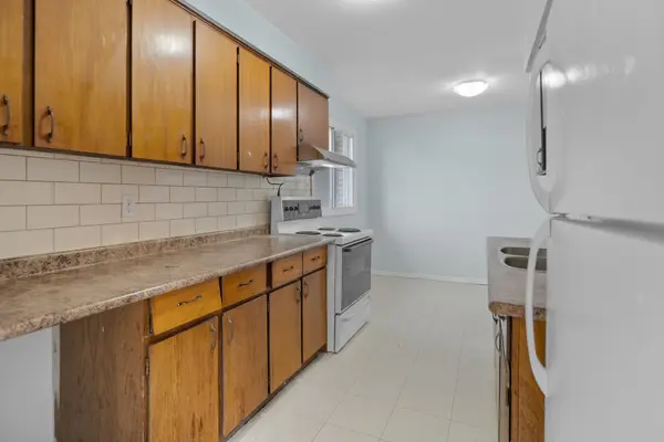 London East, ON N5Y 1T9,205 Boullee ST #26