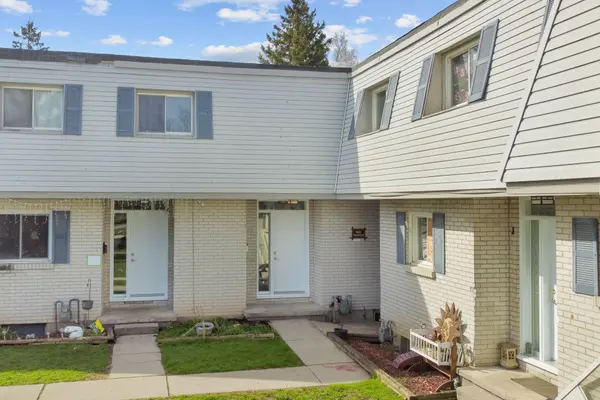 London East, ON N5Y 1T9,205 Boullee ST #26