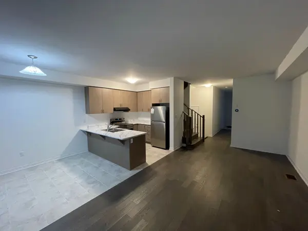 Thorold, ON L2V 0K1,15 Peach ST #20