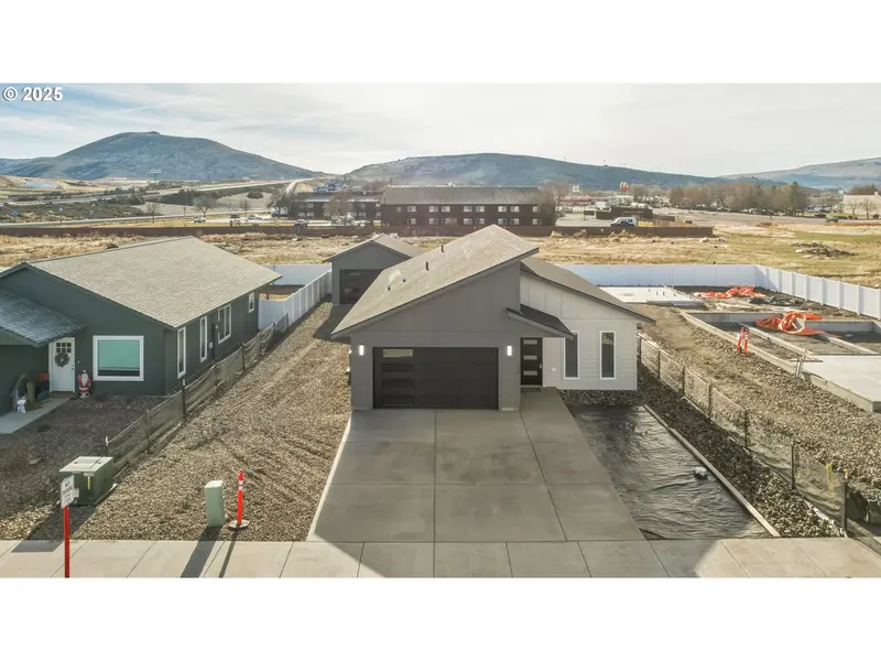 670 E ST, Baker City, OR 97814