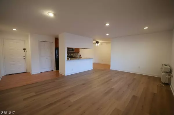 Franklin Twp., NJ 08873,70 Eton Way