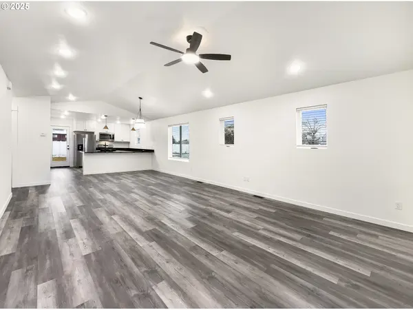 Baker City, OR 97814,670 E ST