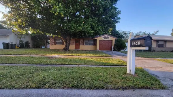 4241 Centurian Cir, Greenacres, FL 33463