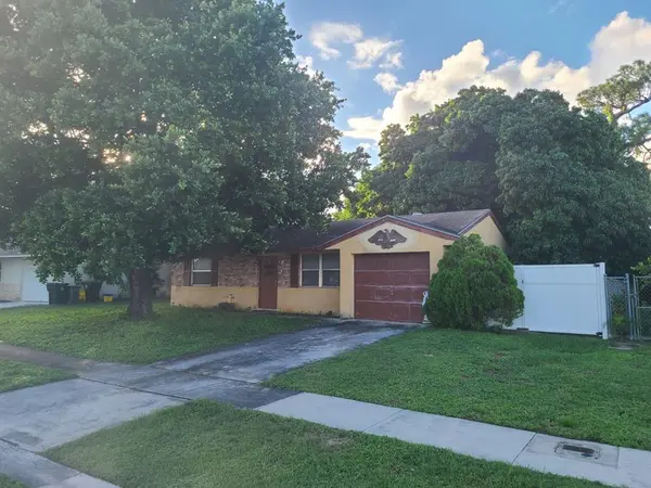 Greenacres, FL 33463,4241 Centurian Cir