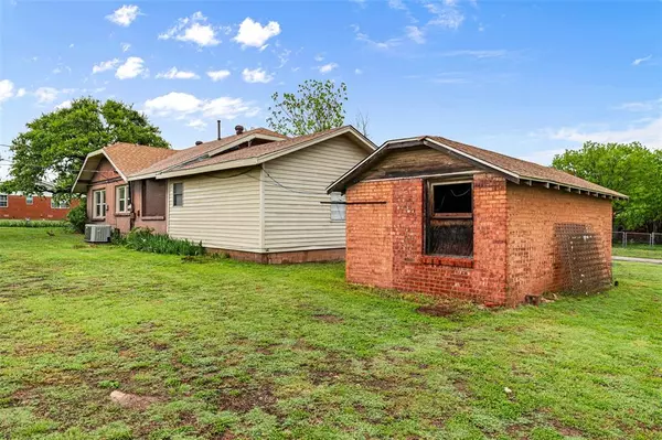 Hamilton, TX 76531,302 W Grogan Street