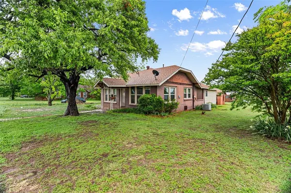 Hamilton, TX 76531,302 W Grogan Street