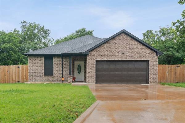 810 Mill Street, Gainesville, TX 76240