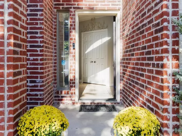 Denton, TX 76205,1512 Valley Creek Road