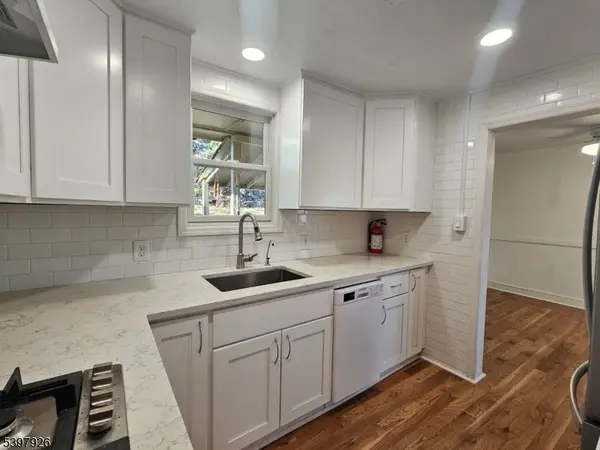 Pompton Lakes Boro, NJ 07442,95 Cannonball Rd #3