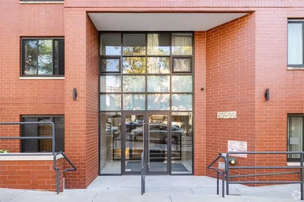 Elmhurst, NY 11373,8722 51st AVE #2C