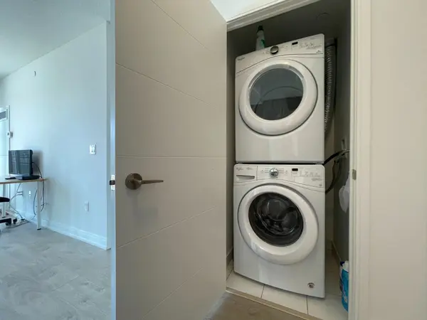 Toronto C08, ON M4Y 0C8,50 Wellesley ST E #1509