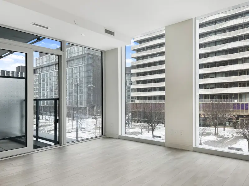 35 Rolling Mills RD #N372, Toronto C08, ON M5A 0V6