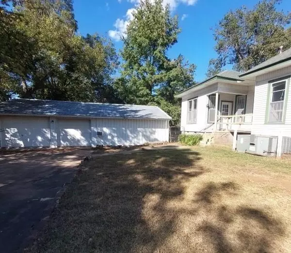 Hugo, OK 74743,307 E Lowery