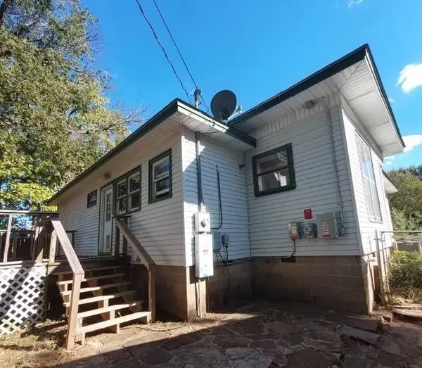 Hugo, OK 74743,307 E Lowery