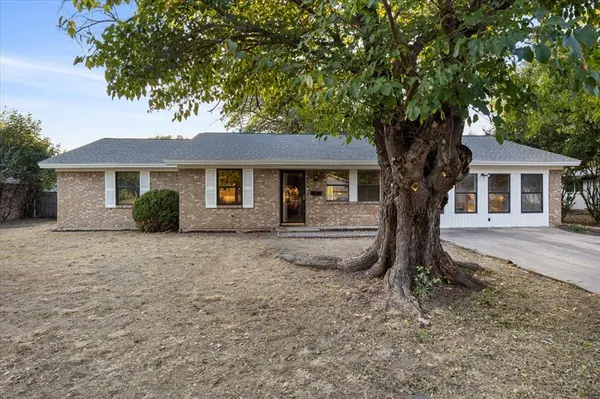 2625 Spruce Park Drive,  Richland Hills,  TX 76118