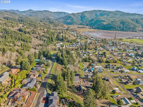 Garibaldi, OR 97118,612 Fir AVE #500/503