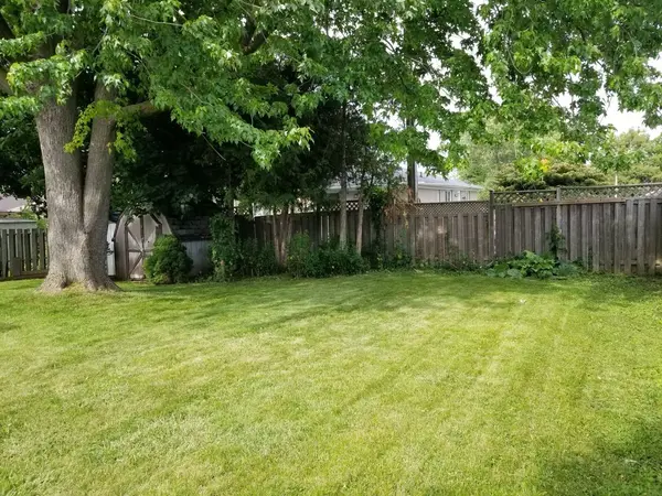 Ajax, ON L1S 1N6,94 Hurley RD #Lower