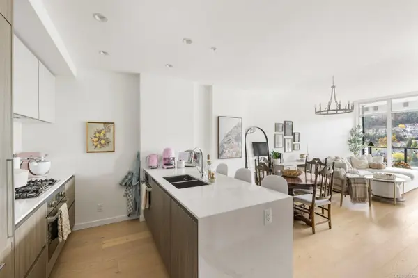 Langford, BC V9B 6R6,2000 Hannington Rd #1413