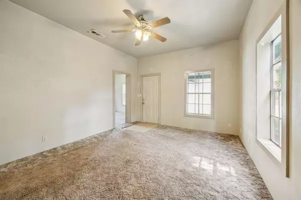 Terrell, TX 75160,1000 E Brin Street