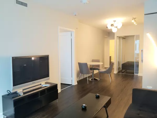 Toronto C01, ON M5V 2P1,27 Bathurst ST #415W