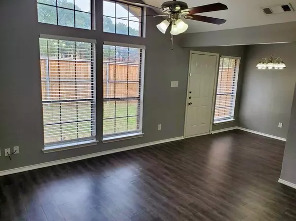 Kennedale, TX 76060,119 Peachtree Court #B