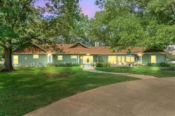 Mineola, TX 75773,104 County Road 2236