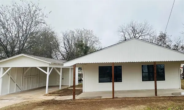Comanche, TX 76442,102 N Pinto Street