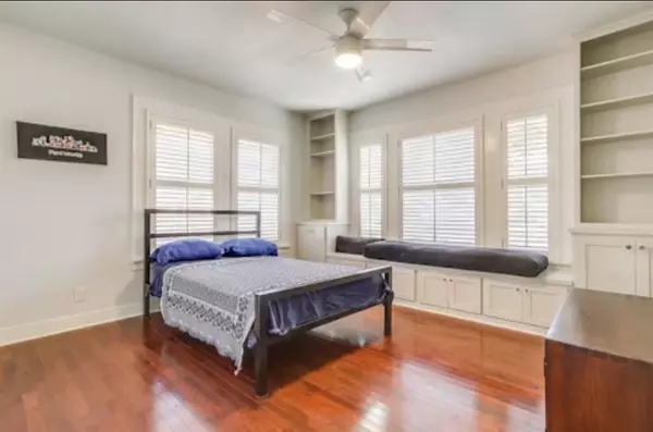 Fort Worth, TX 76110,2316 W Magnolia Avenue