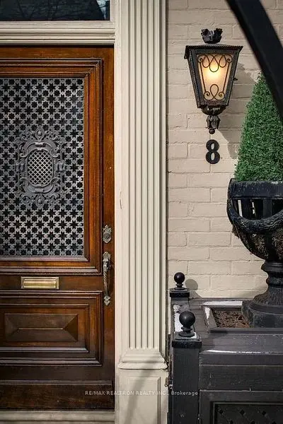 8 Belmont ST, Toronto C02, ON M5R 1P8